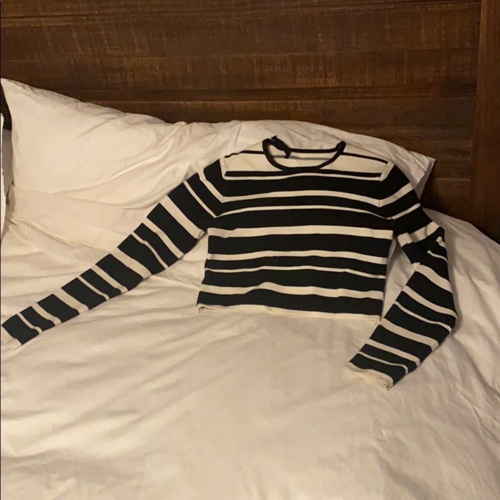 Crop top long sleeves black and white